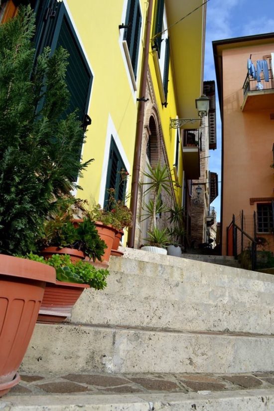 Azzurra Tavoni - Vico del Merlo / Via Garibaldi