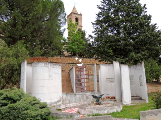 Vincenzo De Santis - Monumento ai Caduti in Via Duca degli Abruzzi