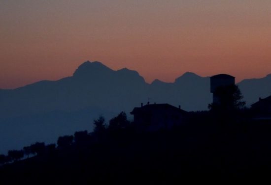 Danilo Consorti - Via Colle Casone con profilo del Gran Sasso